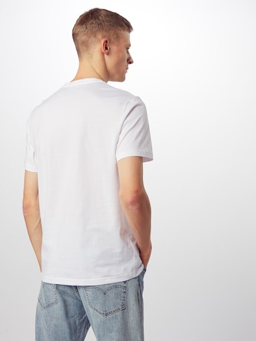 Coupe regular T-Shirt 'Jaames' ARMEDANGELS en blanc : derrière