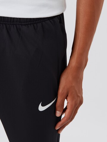 NIKE Slimfit Sportsbukser i sort