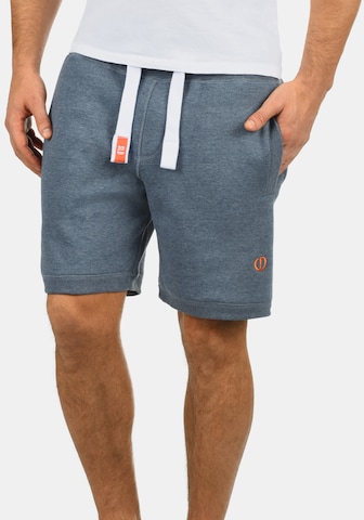 !Solid Regular Sweatshorts in Blau: predná strana