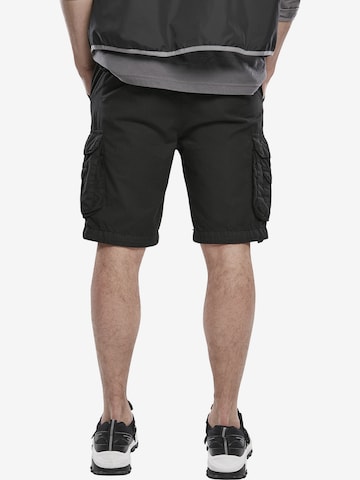 Urban Classics Regular Shorts in Schwarz