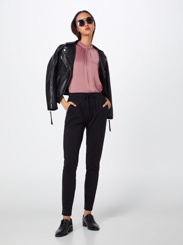 Coupe slim Pantalon 'Kate' ICHI en noir