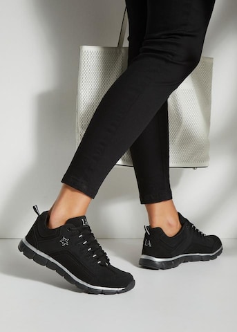 LASCANA Sneakers in Black