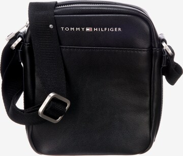 TOMMY HILFIGER Τσάντα ώμου σε μαύρο: μπροστά