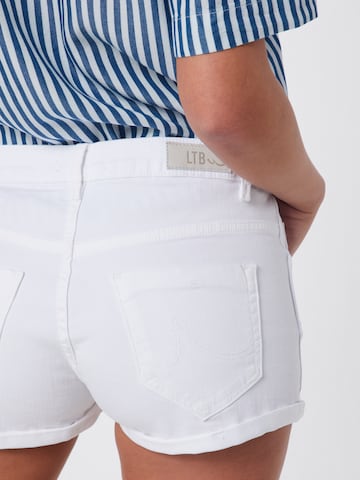 LTB Regular Jeans 'Judie' in White