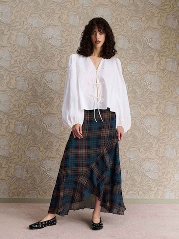 Plaid Skirt Look