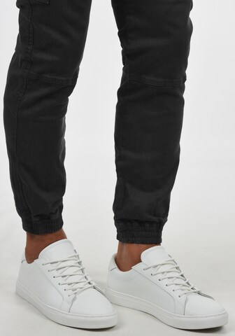 Tapered Pantaloni cargo 'Bromfield' di INDICODE JEANS in nero