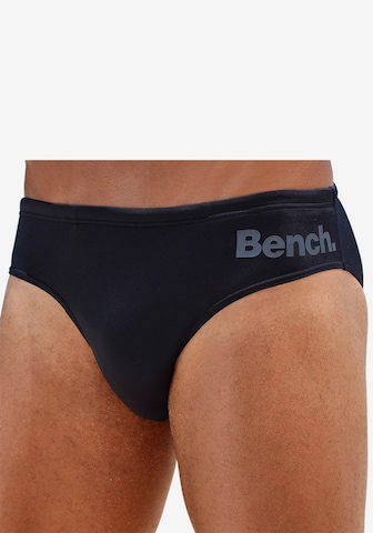 BENCH Бански къси панталонки в черно: отпред