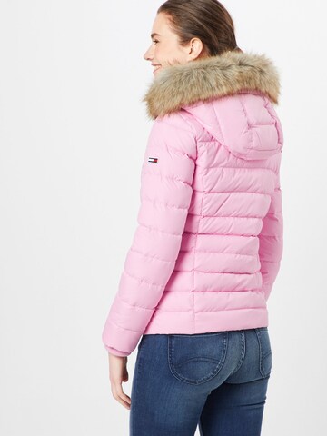 Tommy Jeans Winterjas in Roze: terug