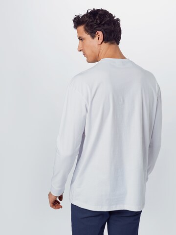 Coupe regular T-Shirt Urban Classics en blanc