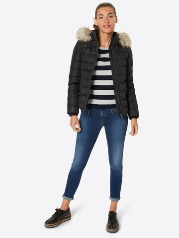 Tommy Jeans Jacke in Schwarz