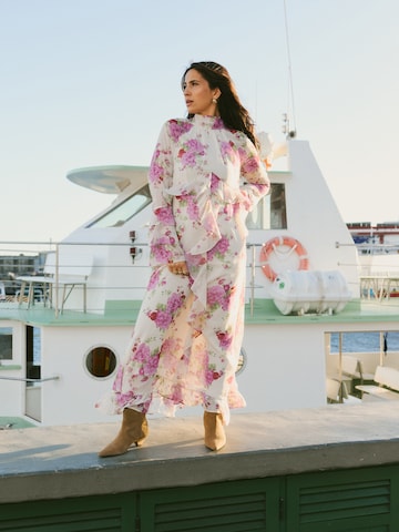 Boho Floral Maxi Dress Look