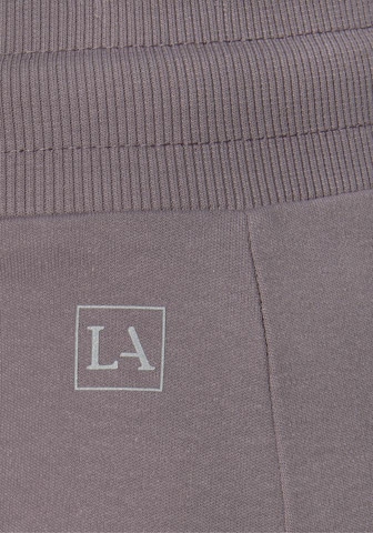 regular Pantaloni sportivi di LASCANA ACTIVE in grigio