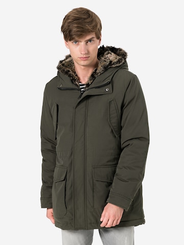 Urban Classics Winterparka in Groen: voorkant