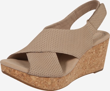 CLARKS Sandaal in Beige: voorkant