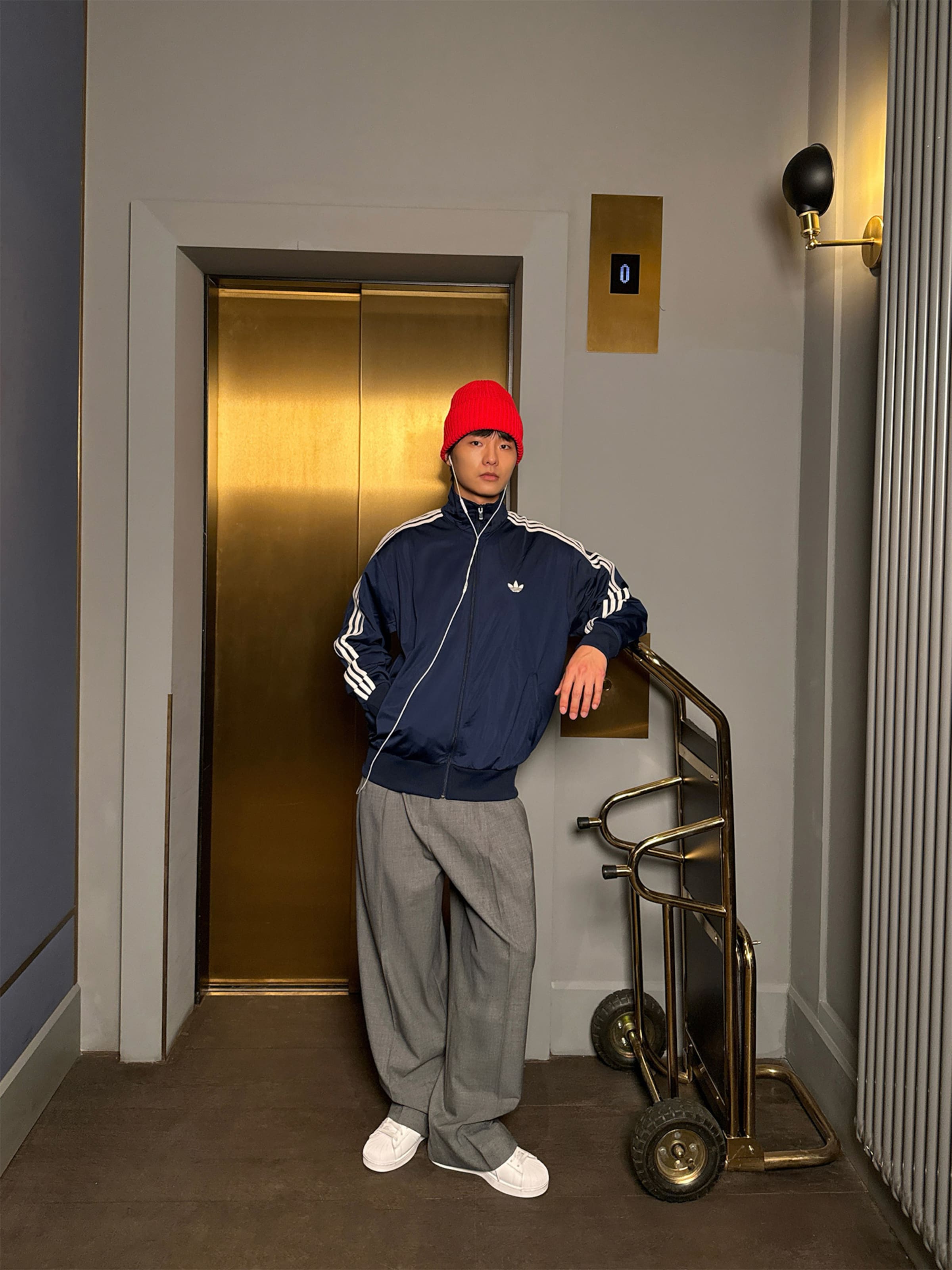 Hongyu - Casual Blue Jacket Look