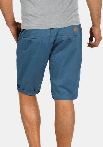 BLEND Regular Chinoshorts 'Sasuke' in Blau