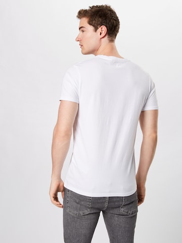 T-Shirt LEVI'S ® en blanc : derrière