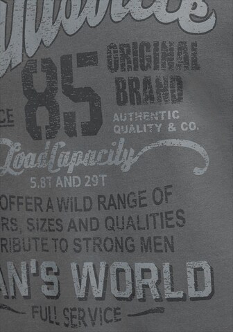 Man's World T-Shirt in Grau