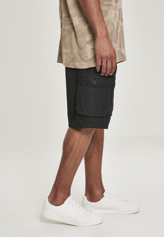 SOUTHPOLE Regular Shorts in Schwarz