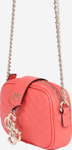 Sac à bandoulière 'Violet' GUESS en rose : sur le côté