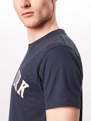 Mister Tee Shirt in Blauw