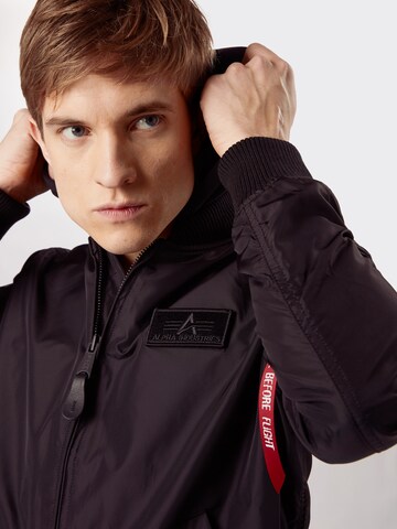 ALPHA INDUSTRIES Φθινοπωρινό και ανοιξιάτικο μπουφάν σε μαύρο