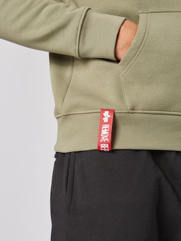 Coupe regular Sweat-shirt ALPHA INDUSTRIES en vert