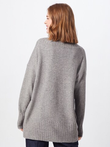 Pull-over ESPRIT en gris : derrière