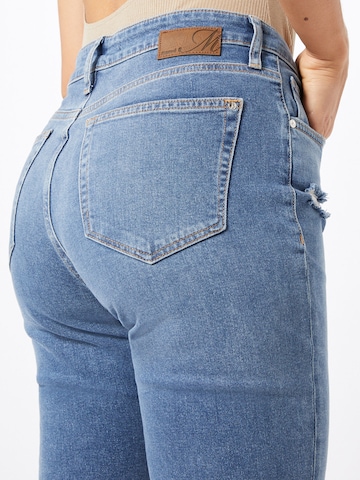 Mavi Slimfit Jeans 'NIKI' in Blauw