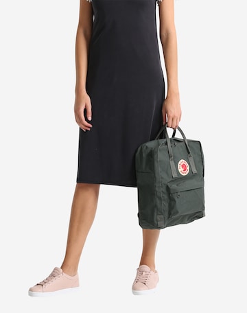 Fjällräven - Mochila 'Kånken' en verde