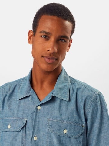 GAP Slim Fit Skjorte 'SS CHAMBRAY CAMP BLUE' i blå