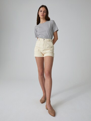 EDITED Regular Jeansshorts 'Ismey' in Beige
