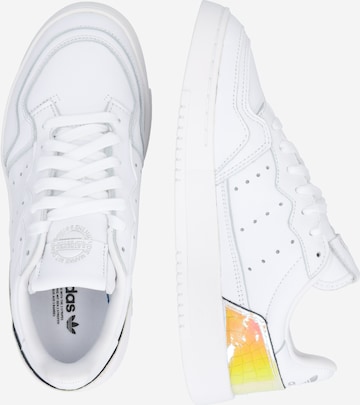 Baskets basses 'Supercourt' ADIDAS ORIGINALS en blanc