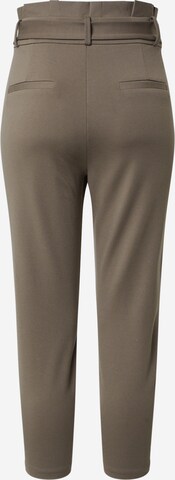 Vero Moda Petite Regular Pleat-Front Pants in Green