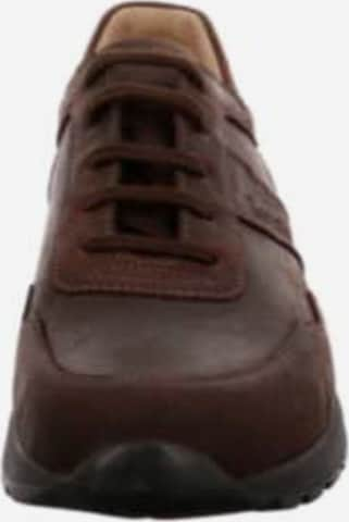 Finn Comfort Lace-Up Shoes in Brown