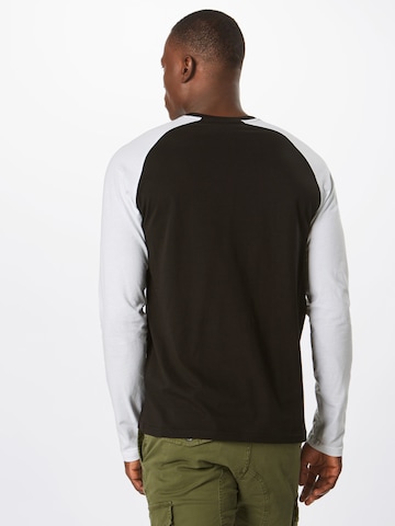 ALPHA INDUSTRIES Shirt in Zwart: terug