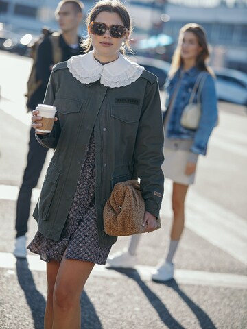 Chic Collar Look by Pepe Jeans