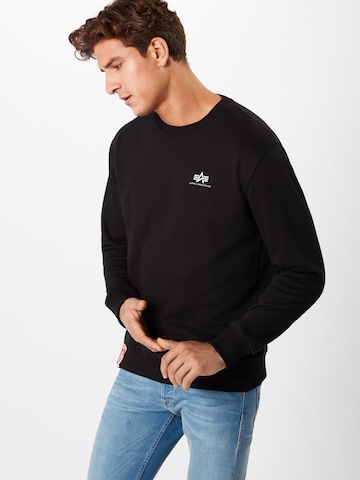 ALPHA INDUSTRIES Sweatshirt i svart: framsida