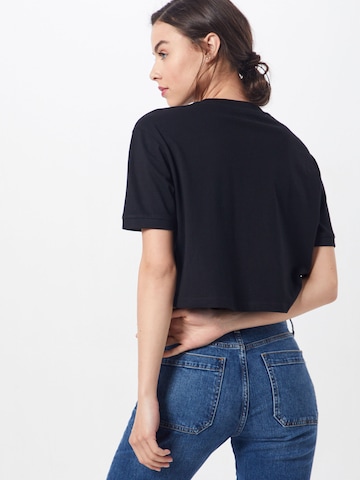 T-shirt Urban Classics en noir : derrière