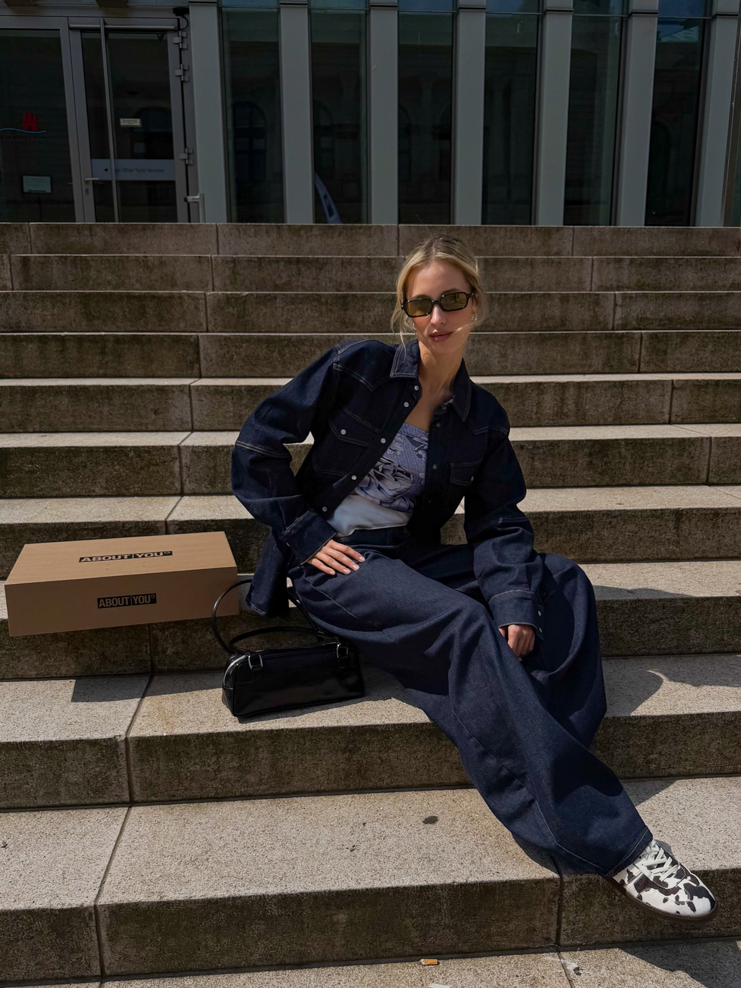Julie - Effortless Denim Look