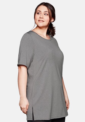 SHEEGO Shirt in Grey: front