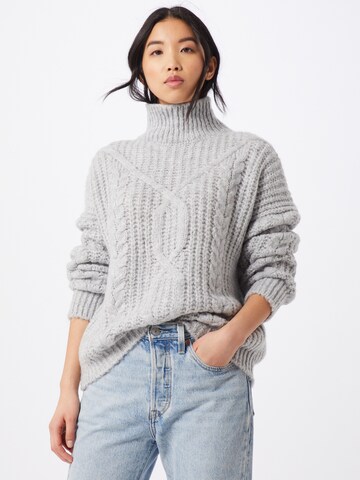 Pull-over Trendyol en gris : devant