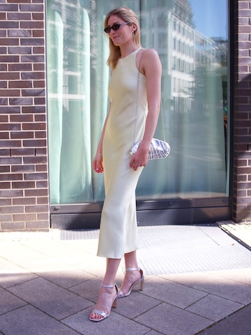 Yellow Dress Look