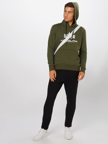 ALPHA INDUSTRIES Sweatshirt in Grün