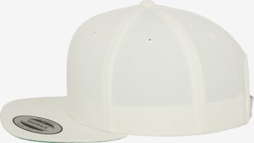 Casquette Flexfit en blanc