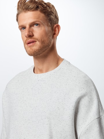 Urban Classics Sweatshirt in Grey