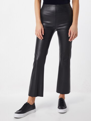 SOAKED IN LUXURY Flared Trousers 'Kaylee' in Black: front