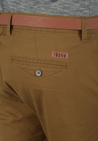 !Solid Regular Chino Pants in Brown