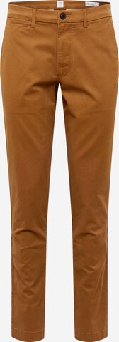 Coupe slim Pantalon chino 'Essential' GAP en marron : devant