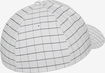 Casquette Flexfit en blanc